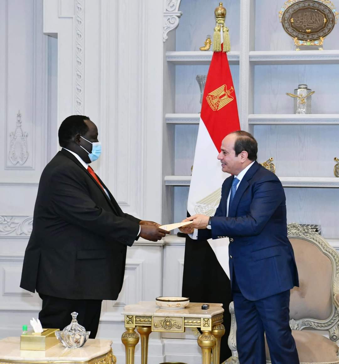 السيسي يتلقى رسالة من سلفاكير