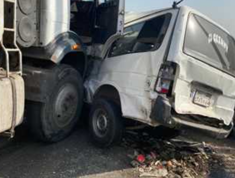 نزيف الاسفلت مستمر..تصادم تريلا و6سيارات بالدائرى