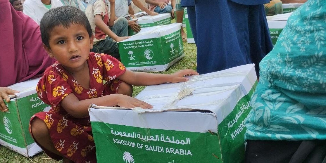 مركز الملك سلمان للإغاثة يواصل توزِّيع سلال غذائية في العديد من دول العالم