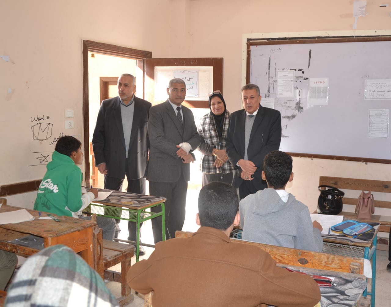 بلبع تتفقد عدد من المدارس بكفر الدوار لمتابعة سير إمتحانات الشهادة الإعدادية فى أولى أيامها    