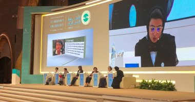 وزيرة الثقافة الإماراتية: نفخر بالأداء الإنسانى لوزيرة الهجرة المصرية