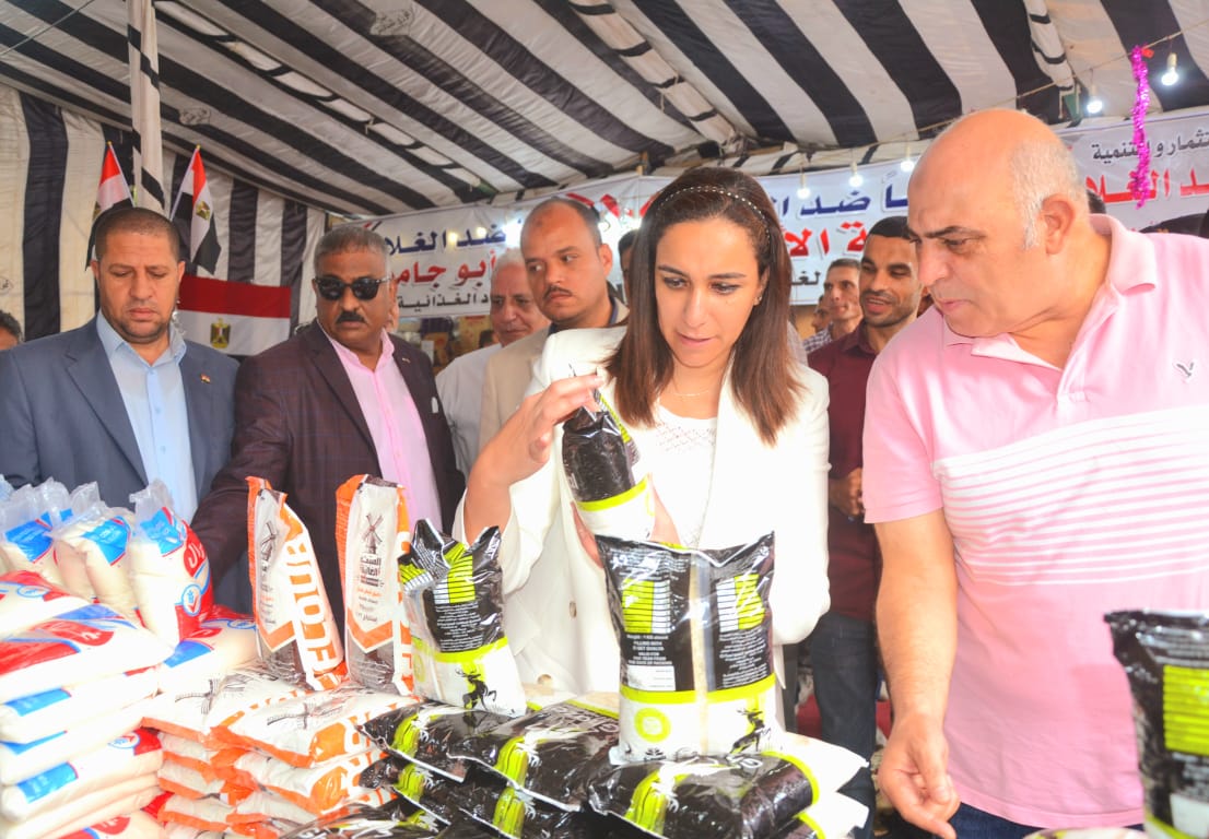 بالتزامن مع بدء تطبيق مبادرة تخفيض ألاسعار بلبع تتابع الأسواق 