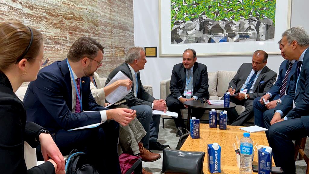 وزير التجارة والصناعة يبحث مع وزير الدولة البرلمانى بوزارة الاقتصاد الالمانية مشروعات التعاون الحالية والمستقبلية بين البلدين في مجالات التجارة والصناعة والاستثمار