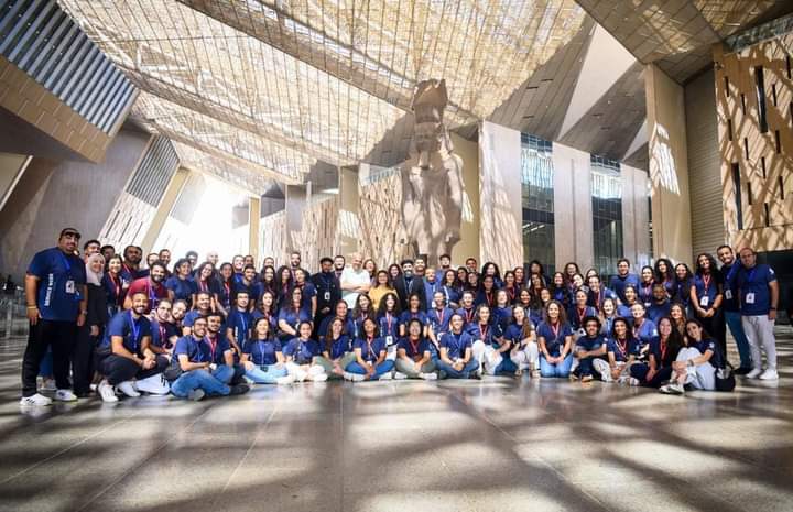 جندى تجري زيارة للمتحف المصري الكبير بصحبة الوفد الشبابي لملتقى لوجوس الثالث