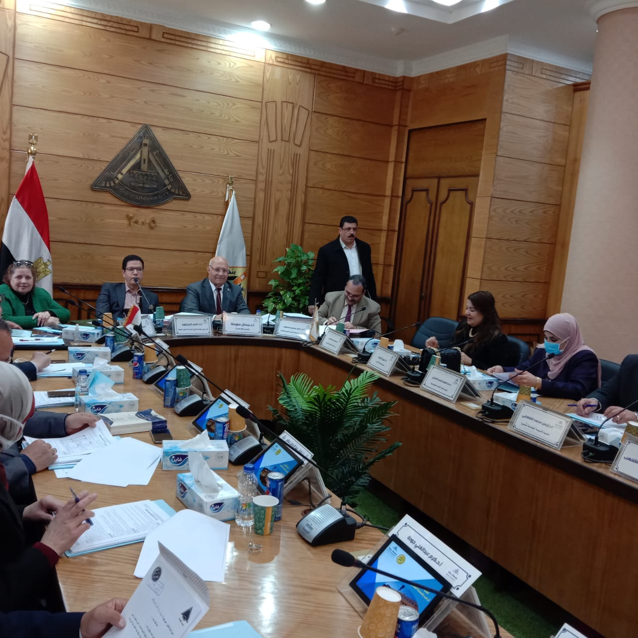 رئيس جامعة بنها يوجه استكمال الهياكل الأكاديمية في الكليات