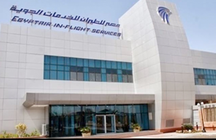 الحكومة تنفي اعتزامها  بيع "شركة مصر للطيران" 