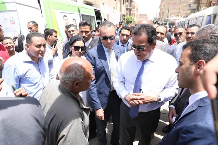 خلال جولته بمحافظة الفيوم...وزير الصحة يتفقد مقر حملة 100 يوم صحة بكفر محفوظ ويوجه بمدّ ساعات العمل لـ 10 مساءً 