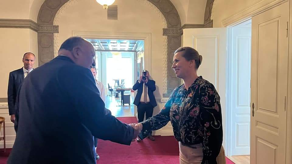 رئيسة وزراء الدنمارك تستقبل وزير الخارجية لتعزيز العلاقات الثنائية بين مصر والدنمارك