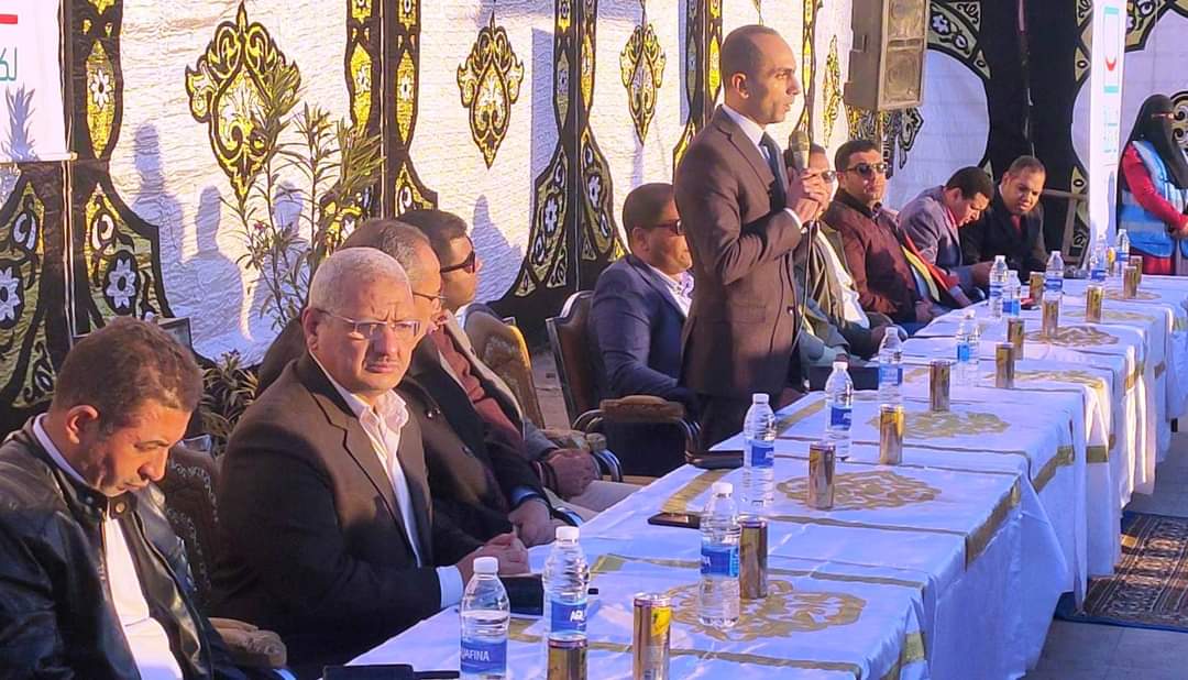 حوار مجتمعي لأهالي قرية أم دومة بسوهاج للاستماع لآرائهم حول مشروعات حياة كريمة