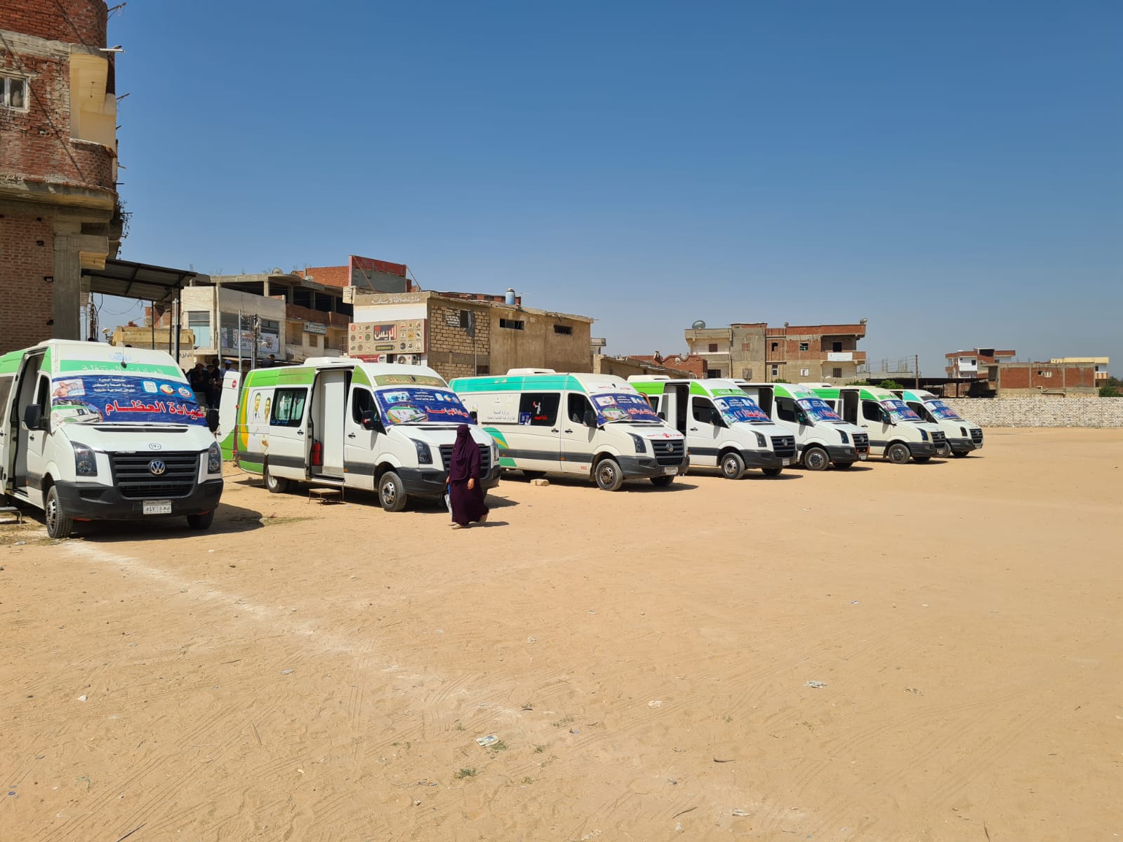 إستمراراً لعمل القوافل الطبية بالبحيرة  الكشف على 1313مواطن بالمجان بقرية البذور غرب النوباريه