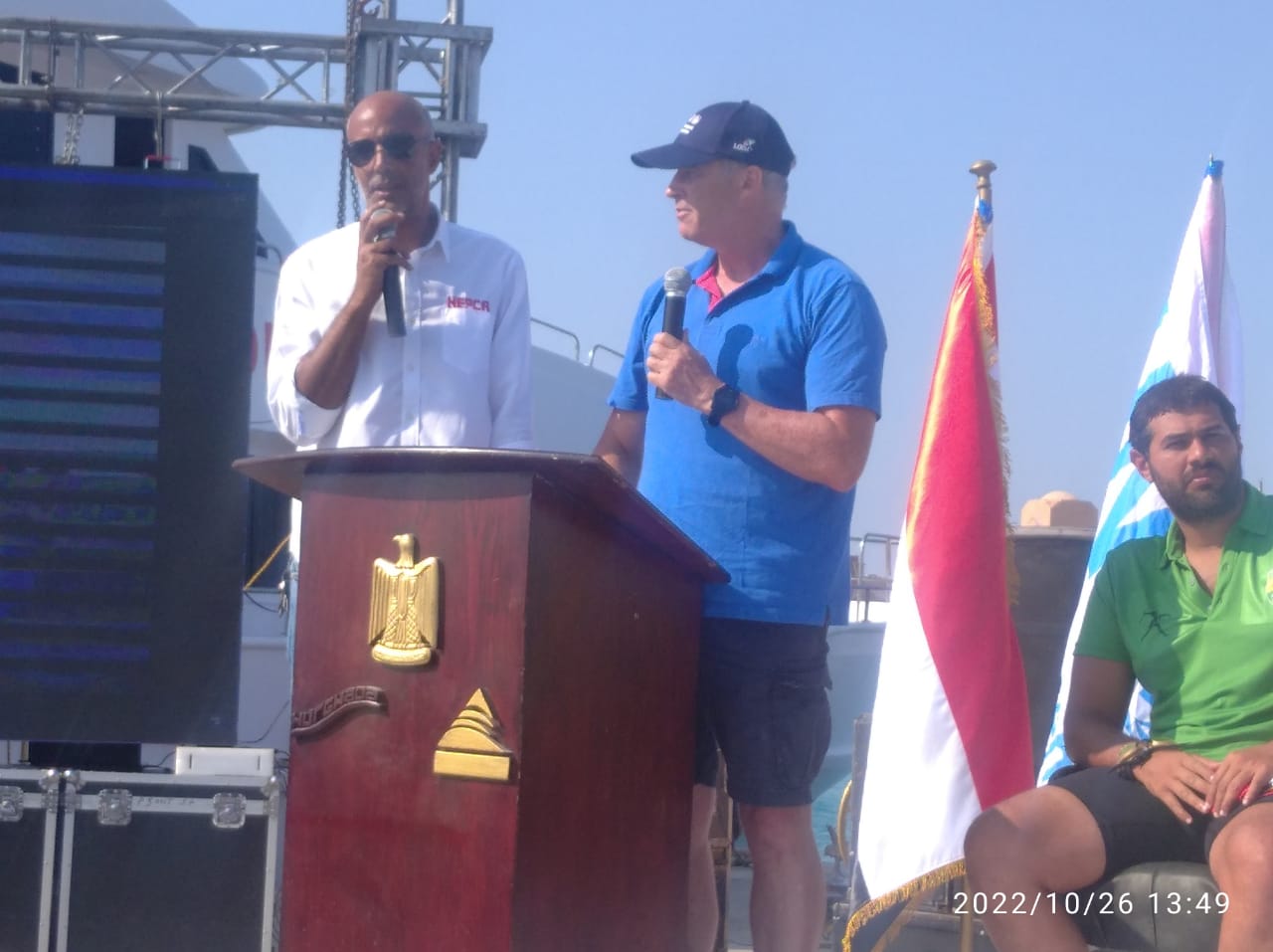 بعد عبوره البحر الأحمر تنشيط السياحةتقيم.. حفل استقبال للسباح الدولي الإنجليزي لويس بوغ