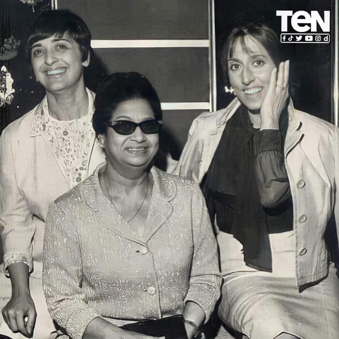 أم كلثوم وفيروز وزوجة عبد الوهاب في صورة نادرة