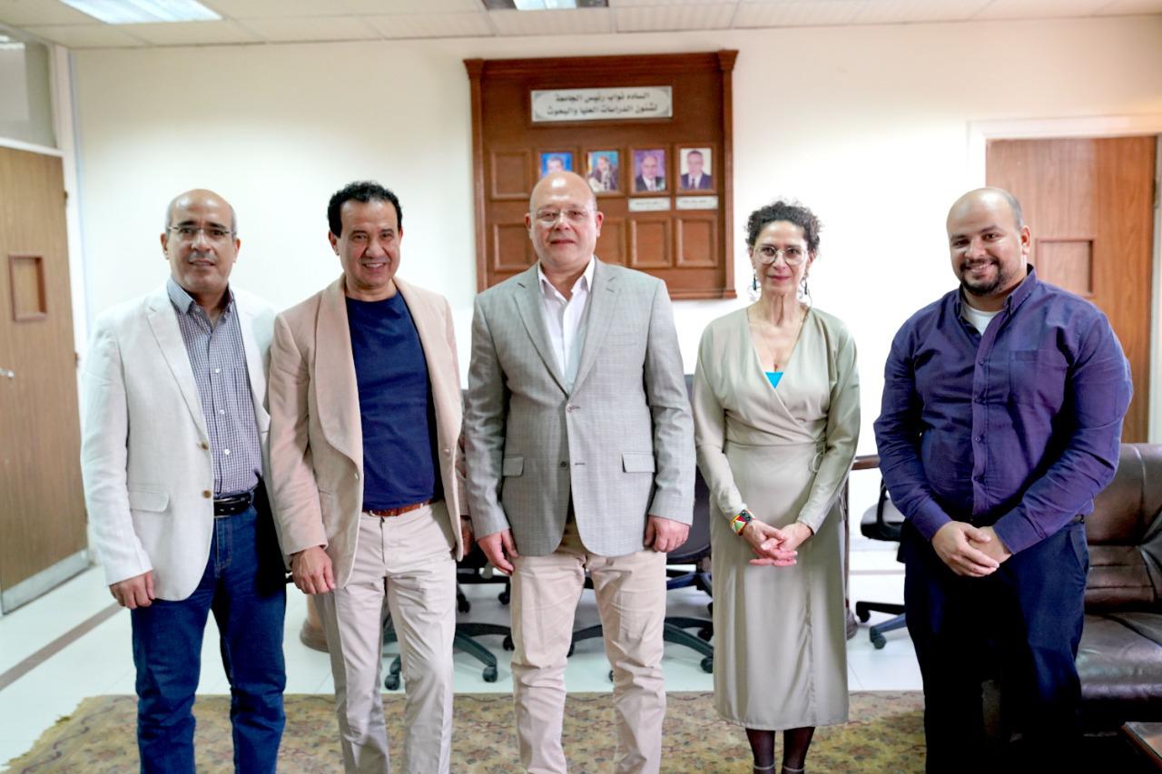 تبادل خبرات طبية لوفد طبي هولندي بجامعة سوهاج 