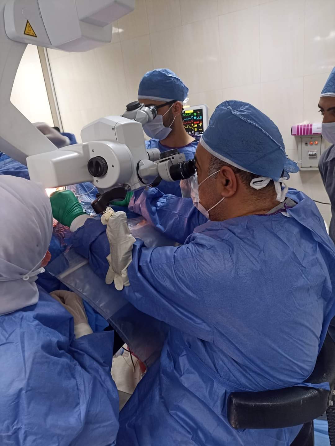 فريق طبي بأسيوط ينجح في استئصال ورم نادر بالغدة لمريضة بمستشفى الأمراض العصبية والنفسية