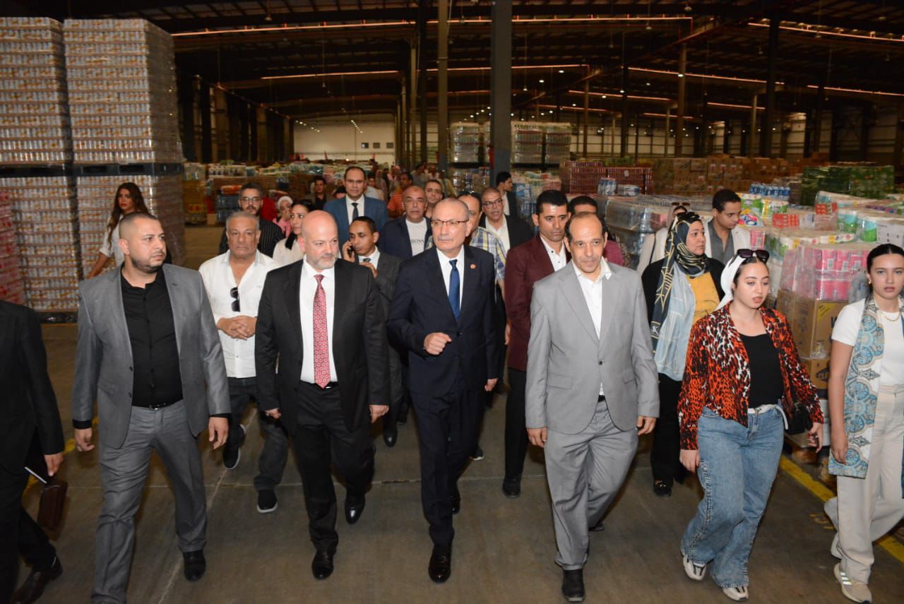 بالصور...السفير التركي بالقاهرة يزور مقر و مستودعات شركة Bim التركية بـ أكتوبر