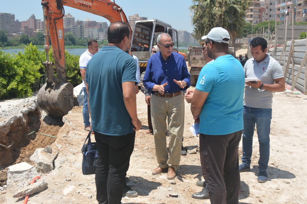 رئيس مياه القليوبية يتفقد مواقع العمل بكفر شكر