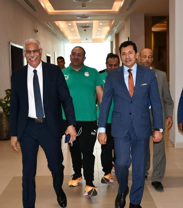 استعدادا لخوض منافسات الاولمبياد ٢٠٢٤...  وزير الرياضة يزور لاعبي المنتخب الاولمبي لكرة القدم بمقر اقامتهم 