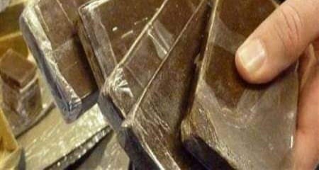 ضبط 5 طلاب بكلية الطب والصيدلة بحوزتهم٨٣ طربة حشيش داخل سيارة بسوهاج