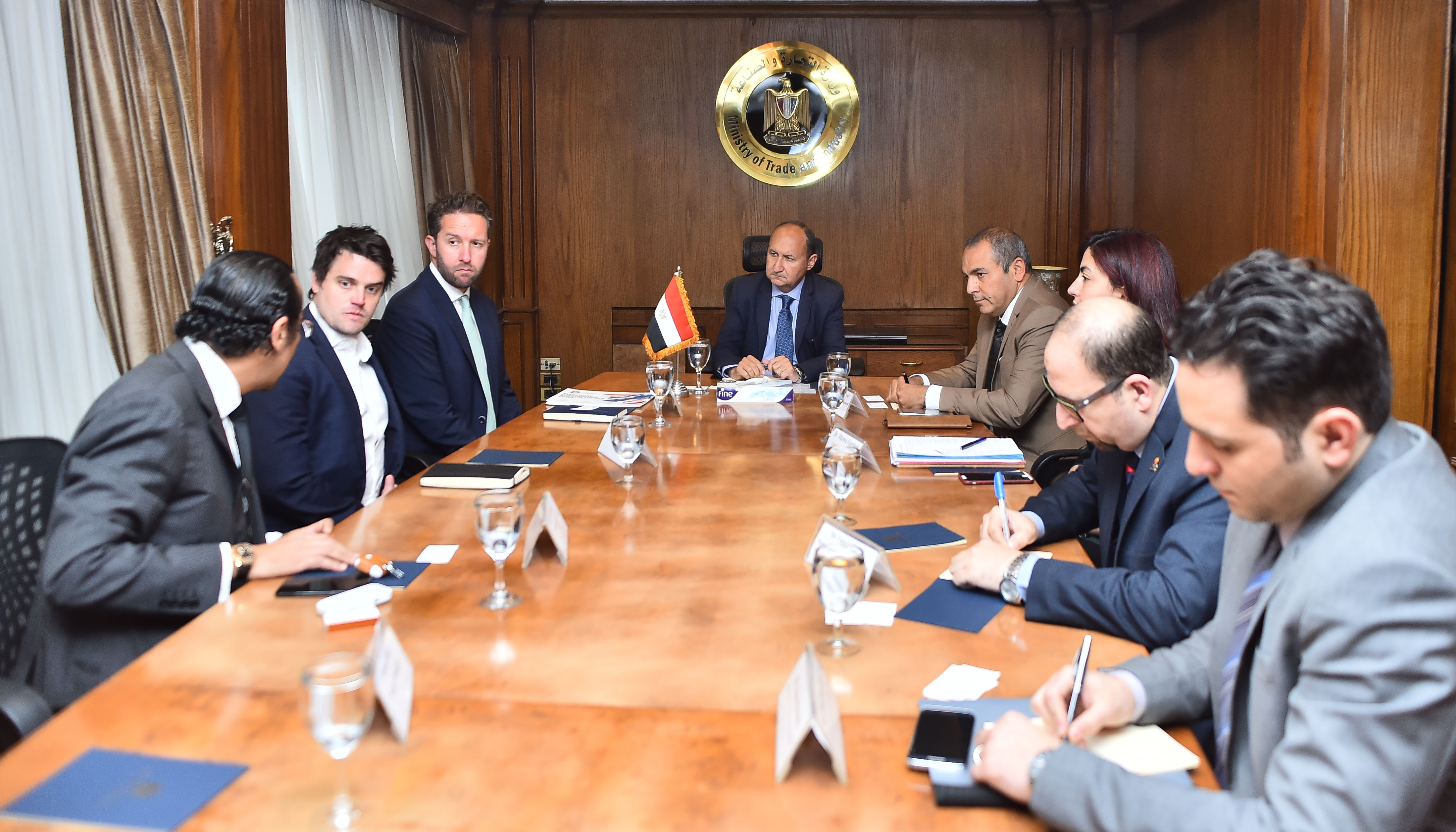 وزير التجارة والصناعة يبحث مع مسئولي شركة دى ام جى العالمية ترتيبات إستضافة مصر للمعرض الدولى للبناء والتشييد