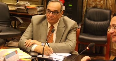 يطالب وزارة المالية بسرعة الانتهاء من قانون فرض الضرائب على مواقع التواصل