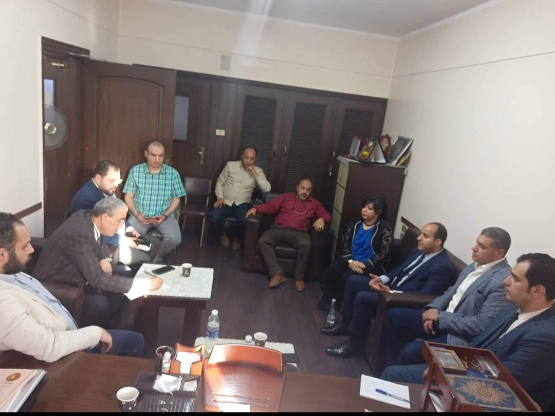 رئيس لجنة القوي العاملة في لقائه بالمجموعة الوطنية للحوار:الامان الوظيفي للعمال اول مطالبنا في الحوار الوطني.