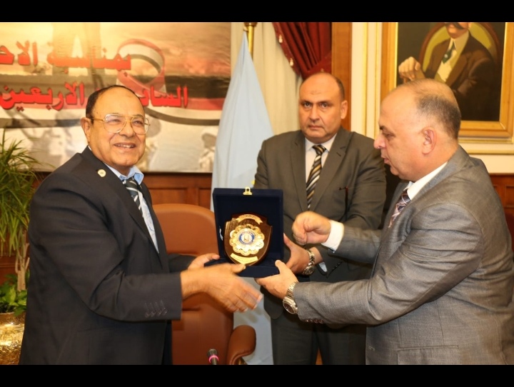 بالصور: محافظ القاهرة في ندوة روح أكتوبر"القوات المسلحة صمام أمان الوطن