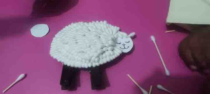 مجسم خروف العيد " و " تعليم الموسيقى " ورش فنية بثقافة البحر الأحمر 