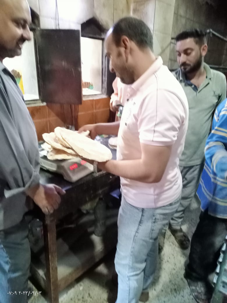 بالصور : ضبط 12000 لتر سولار تم تجميعهم بغرض البيع بالسوق السوداء وضبط 6 مخابز لتصرفهم فى 72 شيكارة دقيق بلدى