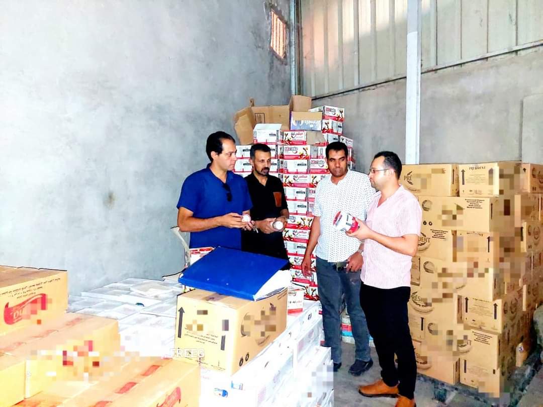 ضبط 10 طن عدس و 600 كيلو شيكولاتة مجهوله المصدر بالبحيرة 