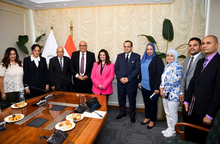 في إطار مبادرتي "مراكب النجاة" و"حياة كريمة