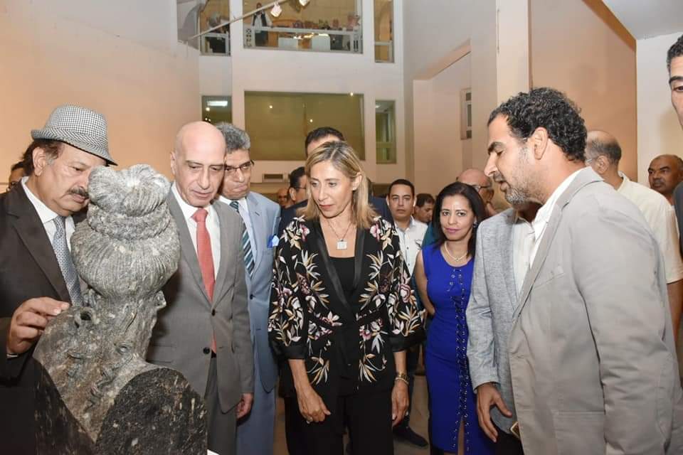 تحت عنوان "ذات مصر المعاصرة"  وزيرة الثقافة تفتتح الدورة ٤٣ من المعرض العام 