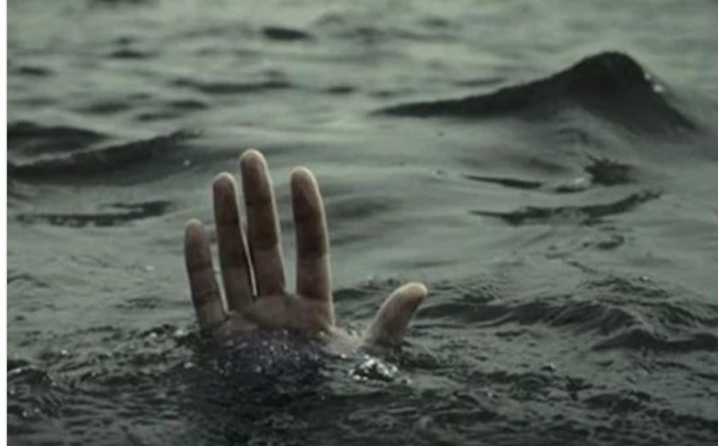 غرق شاب حاول إنقاذ خطيبته