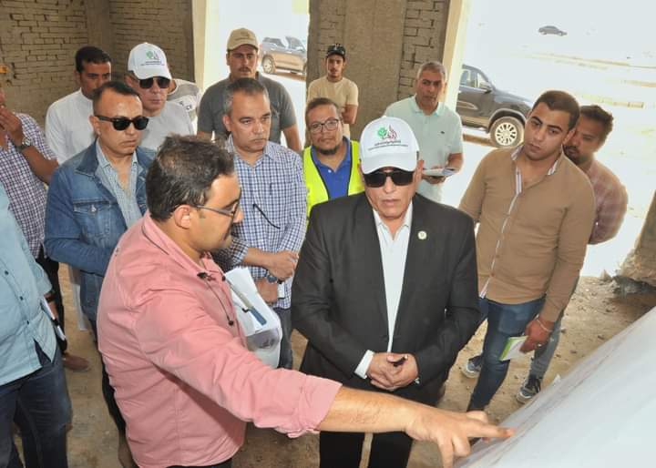 اللواء عمرو عبد الوهاب: الانتهاء من شق وتمهيد وتشغيل ٧٩ كيلو متر طولى من طرق والمدقات.. بما يمثل ٧٠% من إجمالى المدقات المخطط تنفيذها بأراضى ال ١.٥ مليون فدان فى منطقة الطور   