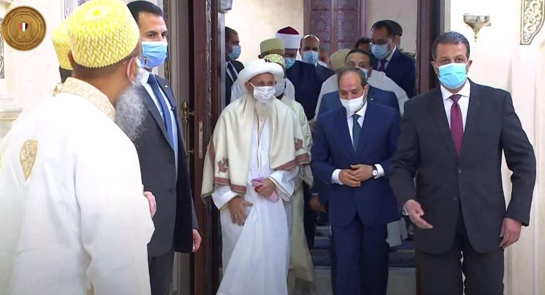 السيسي يفتتح مسجد الحسين بمصاحبة سلطان البهرة