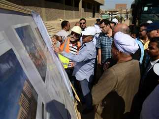 وزير النقل في جولة تفقدية لمسار القطار الكهربائي السريع بمدينة سفاجا