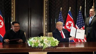 واشنطن تعرض بالتفصيل مطالبها قبل القمة بين ترامب وكيم