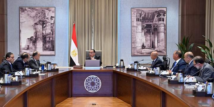رئيس الوزراء يتابع جهود تبسيط إجراءات الإفراج الجمركي عن البضائع بالموانئ   