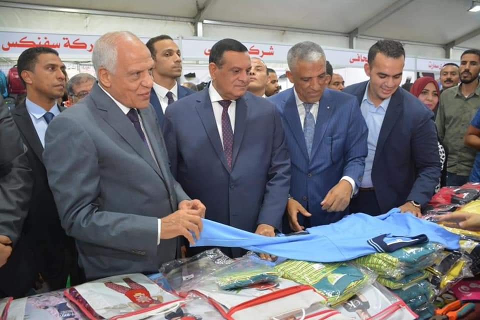 وزير التنمية المحلية ومحافظ الجيزة يفتتحان معرض "أهلا مدارس" بشارع فيصل للمستلزمات والأدوات المدرسية بتخفيضات تصل إلى 30 %