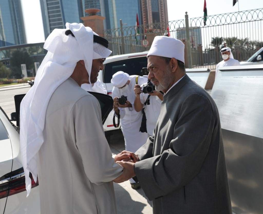 محمد بن زايد: نقدِّر دور الأزهر وإمامه الأكبر في التعريف بوسطية الإسلام وسماحته