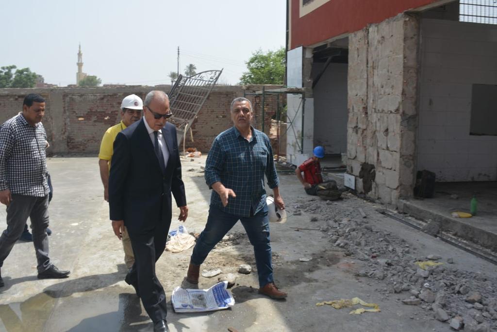 محافظ القليوبية يقوم بجولة ميدانية بمدينة بنها لتفقد عدد من المشروعات الجاري تنفيذها بالمدينة