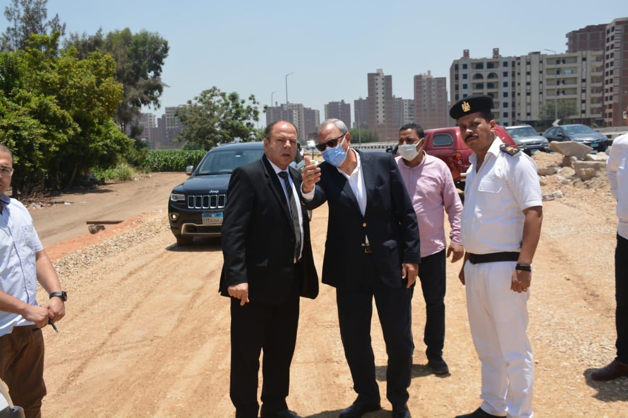 محافظ القليوبية يقوم بجوله ميدانيه لمتابعه المشروعات الجاري تنفيذها بمدينه بنها وحي غرب شبرا الخيمة 