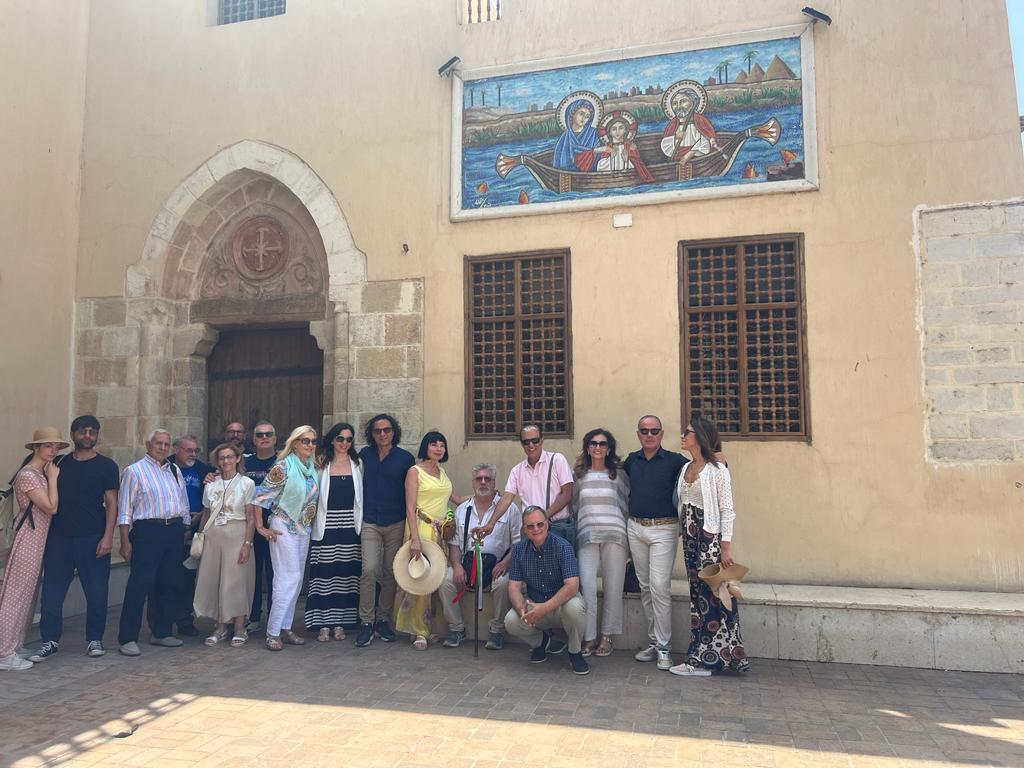 بالصور ..الوفد ايطالى يحي مسار العائلة المقدسة بزيارة كنيسة المعادى ومجمع الأديان