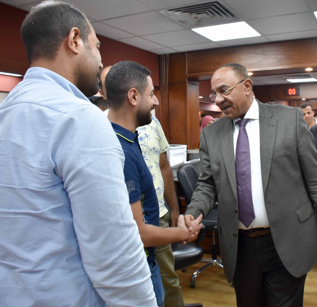 ناصر تطوير اليكتروني كامل لكل الخدمات بغرفة الجيزة