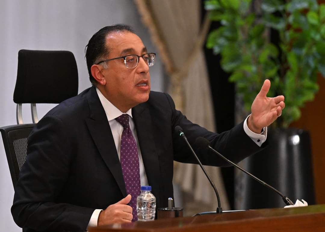 رئيس الوزراء يشرح للمواطنين أسباب زيادة أسعار بعض الخدمات 