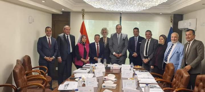 رئيس هيئة الرعاية الصحية يستقبل نقيب عام الأطباء الجديد عقب إعلان نتائج انتخابات التجديد النصفي لنقابة الأطباء 