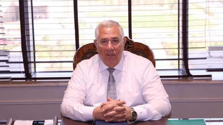 القصير يوجه لتدقيق حصر المساحات المنزرعة فعليا لوصول دعم الأسمدة لمستحقيه ويؤكد على الاستعداد لتطبيق الدورة الزراعية في القمح اعتبارا من الموسم القادم