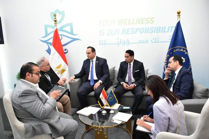 تنفيذًا لتوصيات الحوار الوطني بضم خدمات الصحة النفسية العلاجية لحزمة منظومة التأمين الصحي الشامل وعلى هامش فعاليات المؤتمر العالمي للسكان والصحة والتنمية 