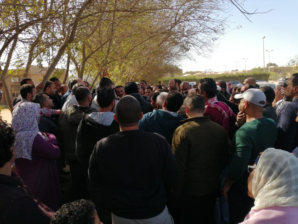 نجيب وسميح ساويرس باعا الوهم لسكان أوراسكوم.. ومطالب برحيل رئيس الشركة