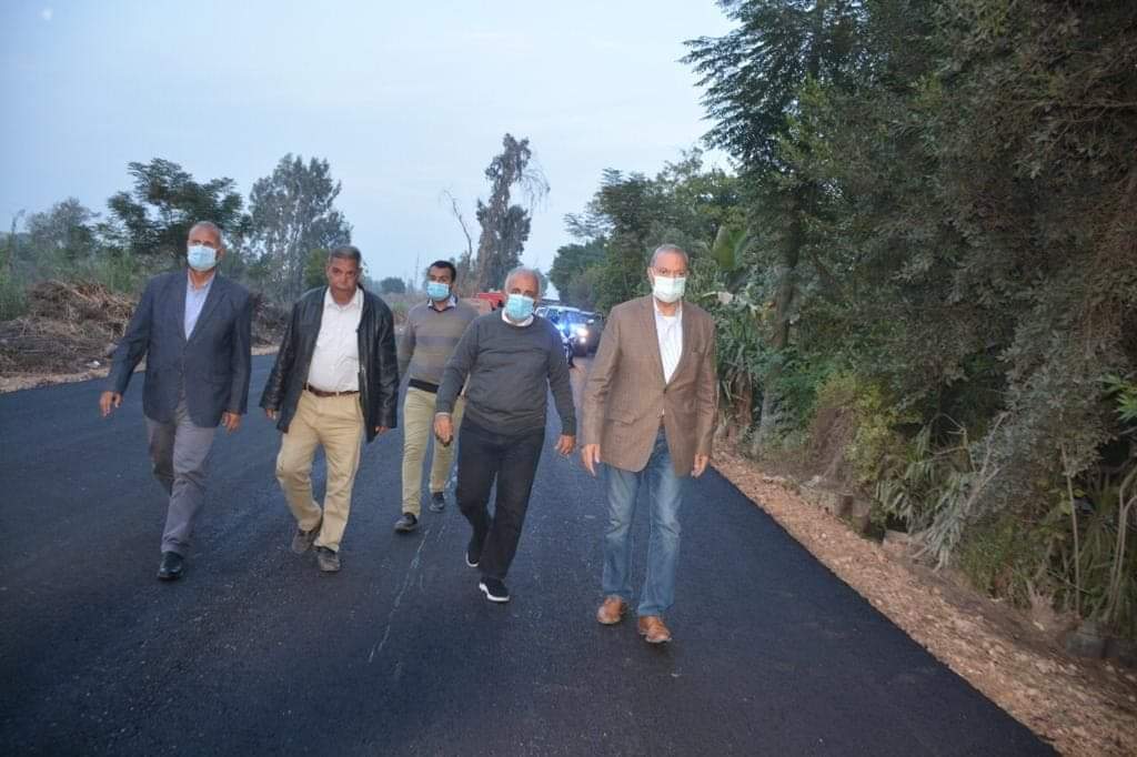 محافظ القليوبية يقوم بجولة بمدينتي بنها وطوخ لمتابعة عدد من مشروعات الطرق ومحطات المياه والصرف الصحي