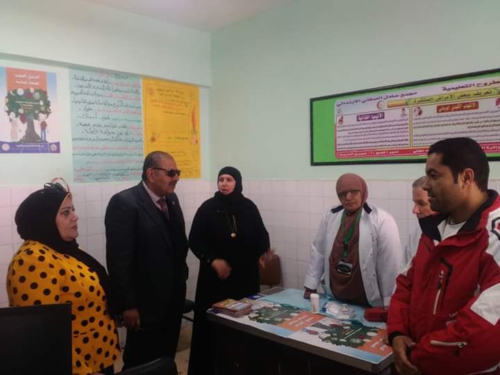 «تعليم مطروح» يتابع فعاليات الحملة القومية للمسح الطبي لأمراض الأنيميا والسمنة والتقزم